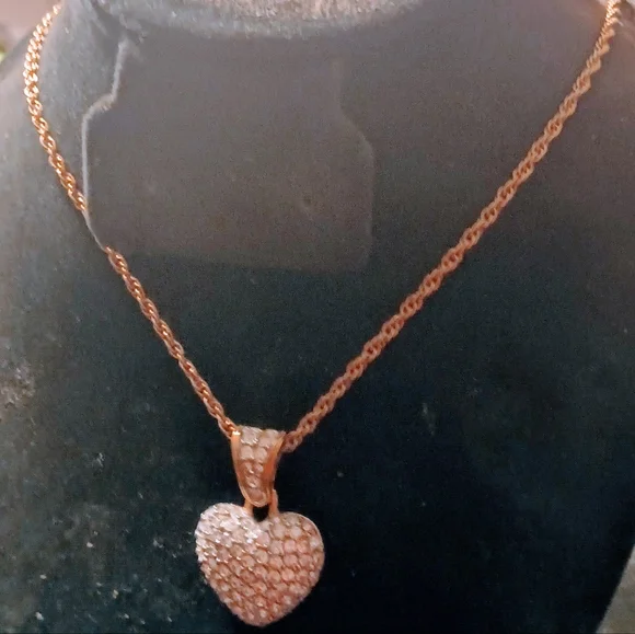 Swarovski Swan Heart 22 Kt Gold Plated Crystal Pendant design pattern Necklace.